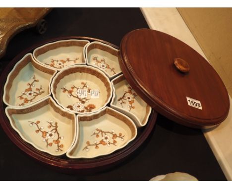 Vintage Chinese ceramic dish container in  a wooden revolving lidded box CONDITION REPORT: Ceramics appear in good order, no 