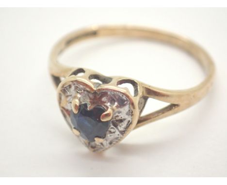 9ct gold sapphire and diamond heart shaped ring size K / L 1.5g