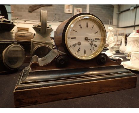 Mahogany cased chiming mantel clock