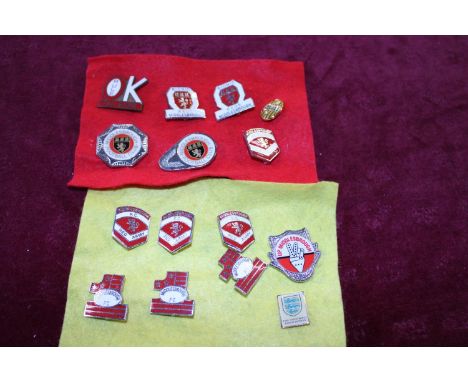 A job lot of vintage football enamel badges 