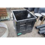 Small Dolav type container.