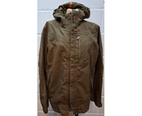 A modern Japanese Yashinoro Ono khaki heavy cotton waterproof jacket with hood, size Medium (approx 40" chest). Location:Rail