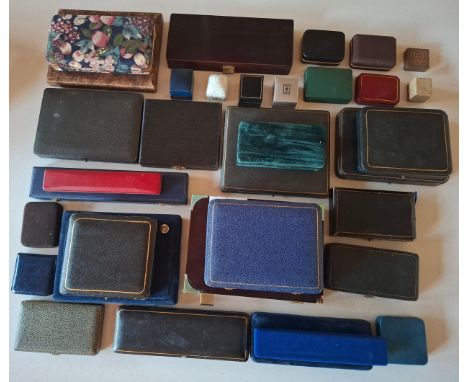 A quantity of empty vintage jewellery, watch, ring, coin and other boxes. Location:If there is no condition report, please re