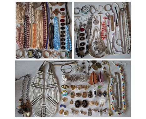 A quantity of costume jewellery and collectables to include 2 modern Fossil bracelets, simulated pearls, jewellery-making cab