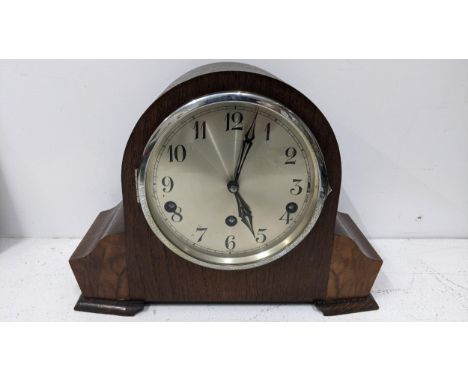 An early 20th century 8-day oak cased mantel clock striking on ten rods 22.5cm h x 30cm w Location:If there is no condition r