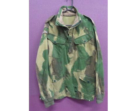 Post WW2 Airborne Forces Denison Smockgreen, tan and brown camouflaged smock.  Half front zip.  Patch chest and lower pockets
