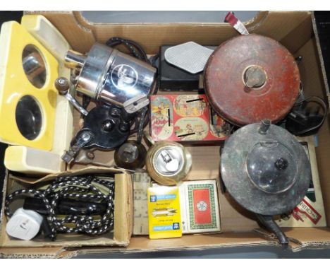 A large quantity of mixed collectables to include Rob Roy handy made iron, a Regent radio, 30 m Chesterman tape measure, a qu