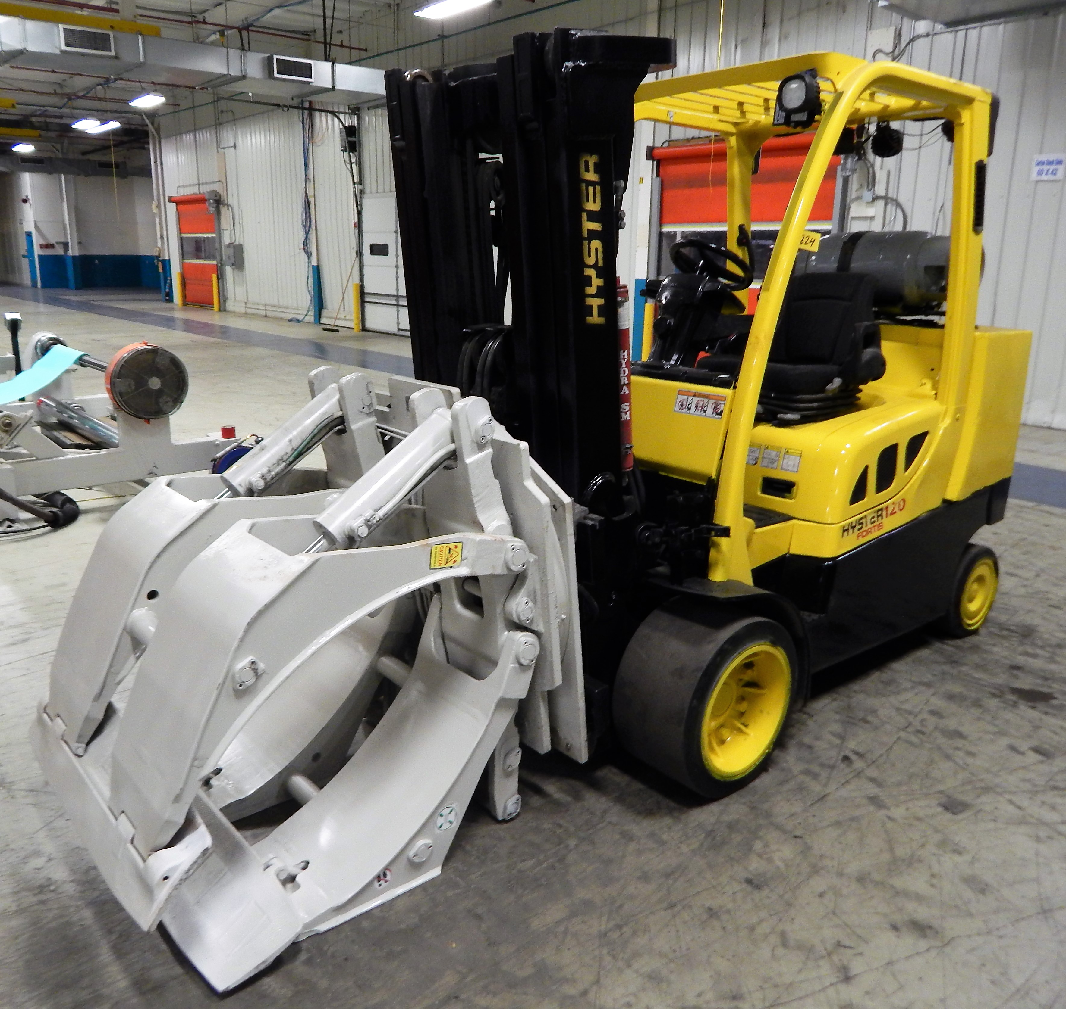 HYSTER MDL. S120FTPRS 12,000 CAPACITY ROLL CLAMP TRUCK, WITH 9879