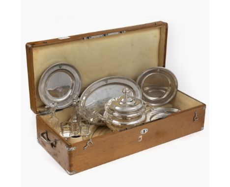 Serviceteile im originalen HolzkastenMayerhof &amp; Klinkosch, Wien 1848/1859Silber, Glas. "M &amp; K", Wiener Punzen, Doppel
