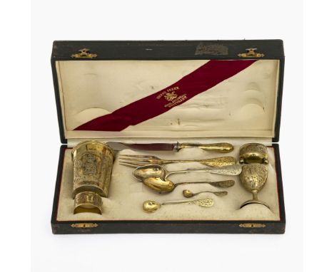 Mundzeug im Etui, 10 teiligStuttgart um 1890/1900 Königlicher Hofjuwelier Eduard FoehrSilber vergoldet. Firmenmarke "FOEHR", 