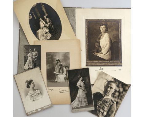 Unbekannt20. Jh.Familienfotos der Familie Albrecht bzw. Albrecht Eugen und Nadejda von Württemberg13 Fotografien und Drucke. 