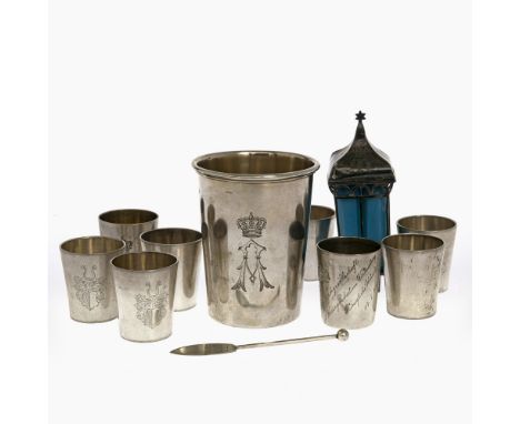 Set von 9 Bechern und Miniatur-LaterneErnst Menner, Stuttgart, u.a. deutsche Hersteller 1893 und späterSilber. Herstellermark