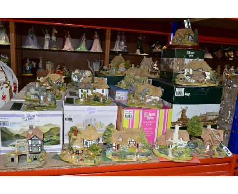 EIGHTEEN LILLIPUT LANE COLLECTORS CLUB SCULPTURES, fourteen boxed, two with no deeds, comprising Woodman's Retreat 1994/5 (no