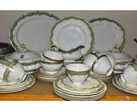 A TWENTY NINE PIECE ROYAL DOULTON FONTAINEBLEAU H4978 DINNER SERVICE WITH EIGHTEEN PIECES OF CLARENDON H4993 TEAWARES, compri