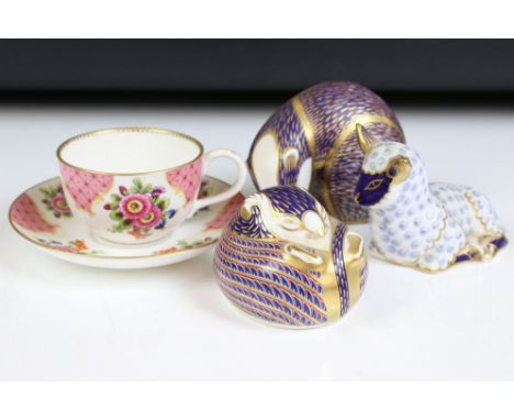 Three Royal Crown Derby paperweights to include Badger, Lamb and Imari Dormouse (all with silver stoppers); plus a Royal Worc