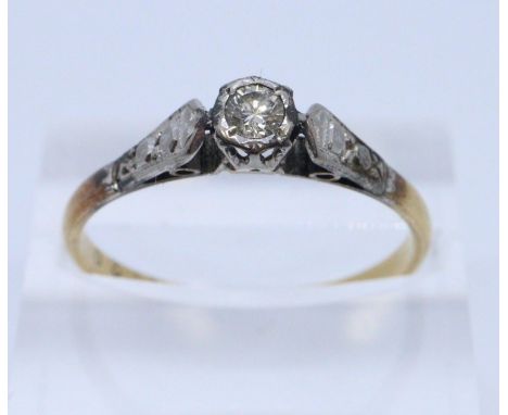 18ct gold diamond solitaire dress ring, ring size O+1/2, 2.1g approx.   (B.P. 21% + VAT) 