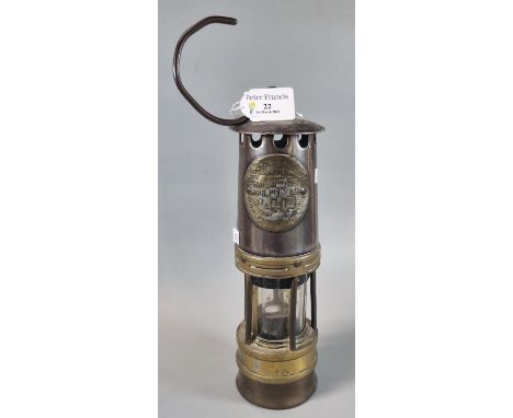 Vintage Hailwoods Safety Miner's lamp.(B.P. 21% + VAT) 