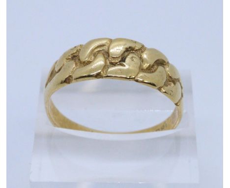 18ct gold Celtic puzzle design ring, size R, 4.5g approx.   (B.P. 21% + VAT) 