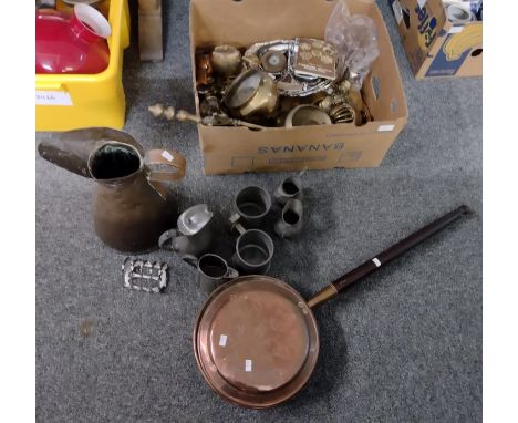 Box of metalware to include: copper bedpan with wooden handle, large copper ewer, fireside items, pewter tankards, Britannia 