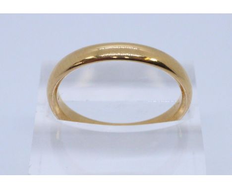 18ct gold wedding ring, size M, 4.8g approx. (B.P. 21% + VAT)