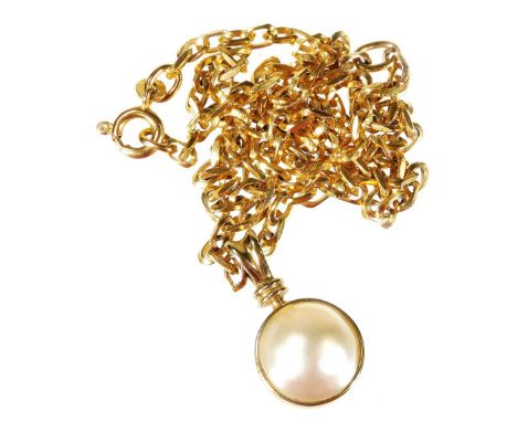 A 9ct gold cultured pearl pendant and chain, the pendant set with single half cultured pearl, in yellow metal frame, on fancy