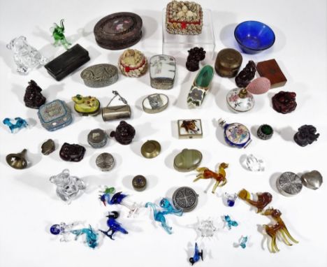 Various miniature items, to include an oriental part enamel snuff bottle, of circular form, with metal mounts, 6cm H, (AF), v