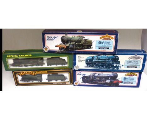 3 boxed Bachmann OO gauge steam locos B.R. Class 4, 4-6-0 standard loco, Cardigan Castle (4087), Dudley Castle (4091),, Repli