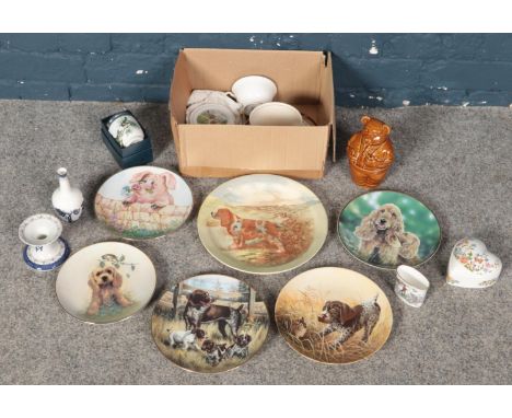 A box of miscellaneous ceramics. Including cabinet plates, Aynsley, Royal Worcester, small Royal Doulton blue &amp; white vas