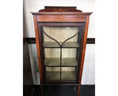 Glazed single door mahogany Edwardian display cabinet.