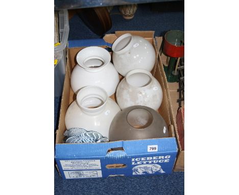 VARIOUS LAMP SHADES