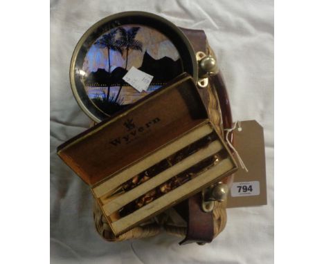 A small vintage basket style handbag with leather and metal clasp - sold with boxed fountain pen and propelling pencil set an
