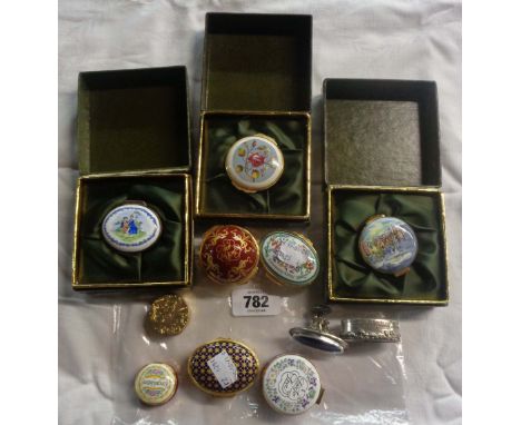 A small quantity of English enamels and a Halcyon Day enamel trinket box