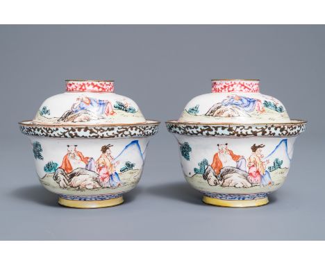 A pair of fine Chinese Canton enamel bowls and covers, Yongzheng/Qianlong H.: 8,5 cm - Dia.: 9,5 cm      ------        Please