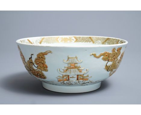 A Chinese gilt-decorated relief-moulded 'dragons and carps' bowl, Kangxi/Yongzheng Dia.: 25 cm - H.: 10,5 cm---------Please r