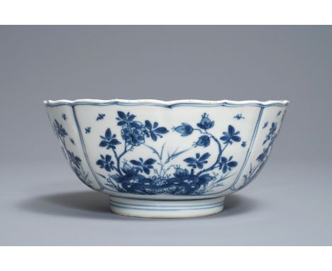A Chinese blue and white bowl with floral design, Kangxi H.: 9,5 cm - Dia.: 19,5 cm---------Please request condition reports 