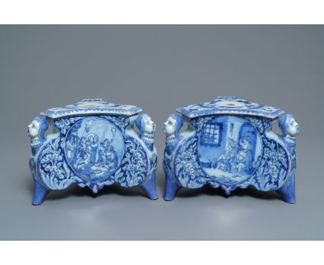 A pair of Dutch Delft blue and white candlestick bases, 17th C. H.: 20 cm – W.: 26,5 cmÊ Each marked SVE on the base for Samu