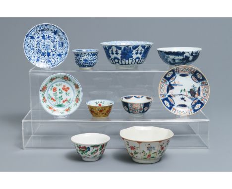 A varied collection of Chinese blue and white, famille rose and verte wares, Kangxi and later Dia.: 14 cm (the largest saucer