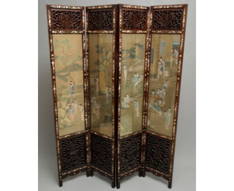 A Chinese mother-of-pearl inlaid wooden screen with silk paintings, 19th C. Dim.: 162 x 127 cm      ------        Please requ
