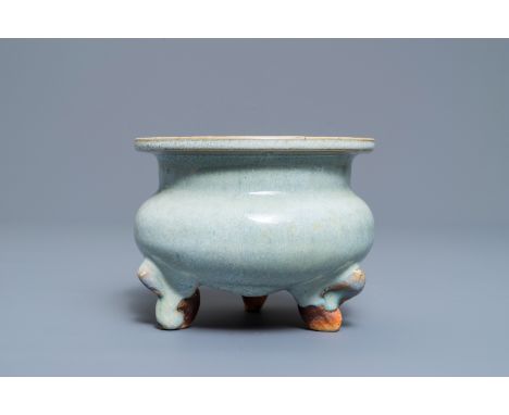 A Chinese junyao tripod censer, probably Ming Dia.: 11 cm - H.: 8,5 cm---------Please request condition reports by e-mail on 