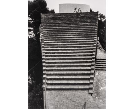 Förg, GüntherFüssen, 1952 - Freiburg i. Br., 2013Blattgröße: 60 x 43 cm; 36 x 38,5 cm, o. R.Villa Malaparte/Capri, 1996. Silb