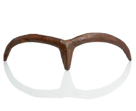 Fischer, LotharGermersheim/Pfalz, 1933 - Baierbrunn, 20048,5 x 32 x 40 cm"Kleiner Tierschädel II", 1983, Eisenskulptur, braun