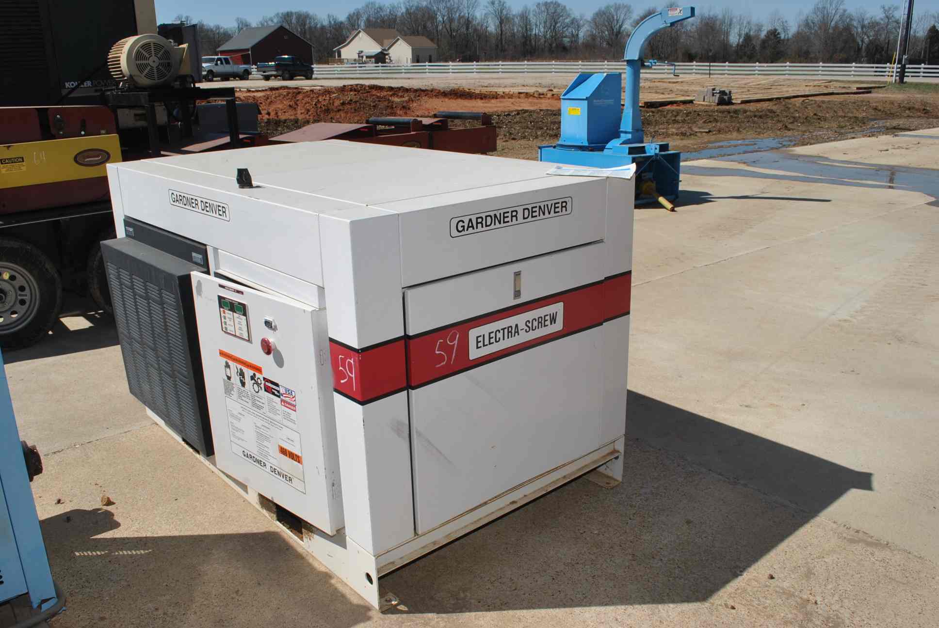 Lot 59 - GARDNER DENVER ELECTRA SCREW 40 HP AIR COMPRESSOR MODEL EDE99K; 100 PSI ...