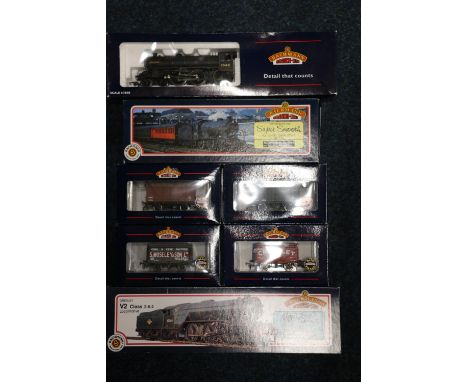 Bachmann Branch Line OO gauge model railways including 31706 4-6-0 Roedeer tender locomotive 1040 LNER black, 31558 2-6-2 Col