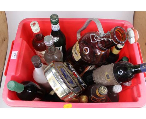 Mixed lot, various spirits to include one bottle of High Commissioner Old Scotch whisky, one bottle Malibu, one bottle Arnolo
