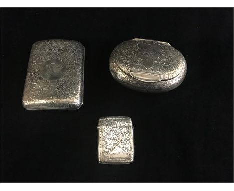 A matching set of hallmarked silver snuff box, vesta case and cigarette box. (161g)