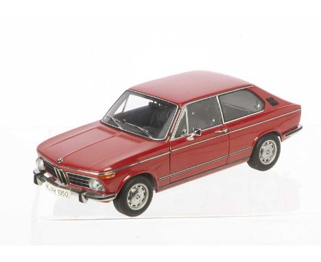 AutoArt 1:18 BMW 2000 Touring, 70683, in original box, VG-E, would benefit from cleaning, dusty from display, from a smoking 