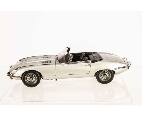 AutoArt 1:18 Jaguar E-Type Roadster Series III V12, 73521, in original box, VG-E, would benefit from cleaning, dusty from dis