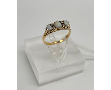 18ct yellow gold diamond and opal ladies ring Size - O/P3.79g