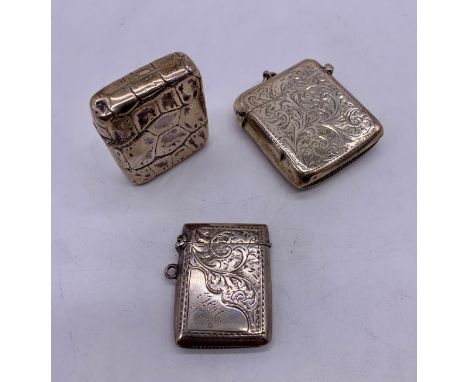 Three sterling silver vesta cases Weight - 81g