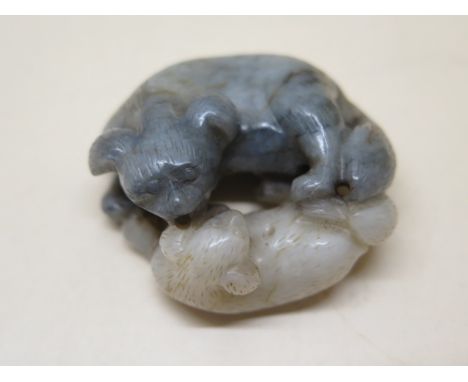 A good jade carved pale and grey Netsuke of two tree squirrels, 3cm x 3.5cm, in good condition 